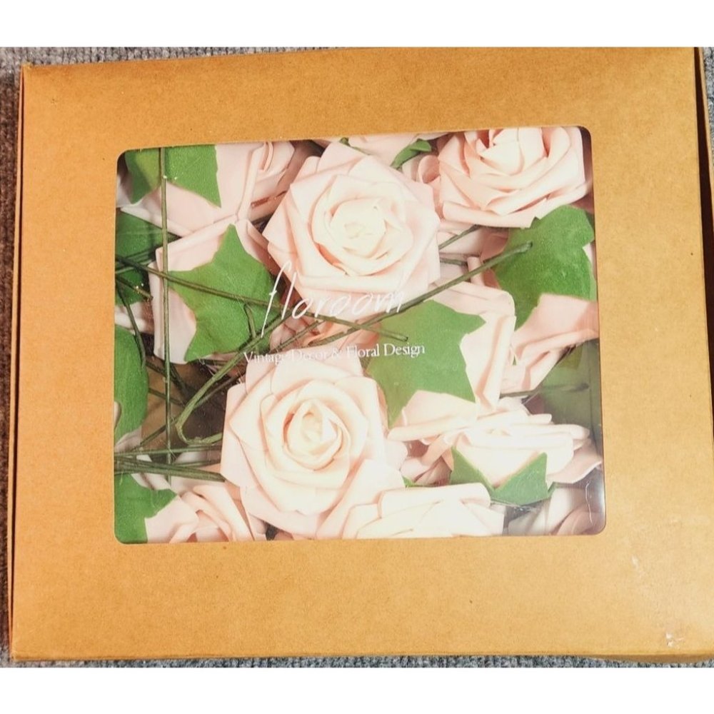 New Open Box Floroom Artificial Roses Flowers Blush Pink leaves Wires 18 Each